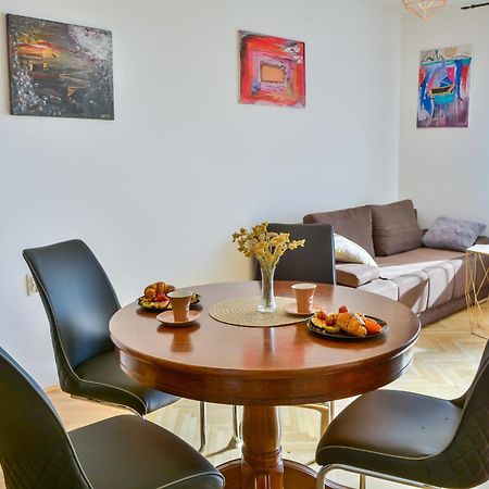 Apartmani Krijesnica 塞尼 外观 照片