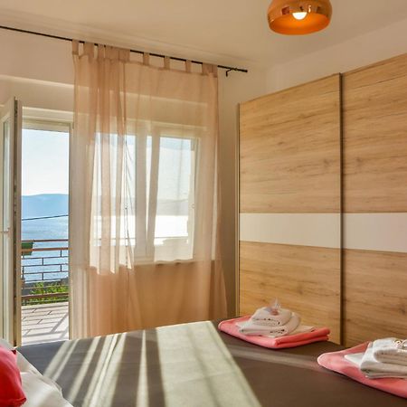 Apartmani Krijesnica 塞尼 外观 照片