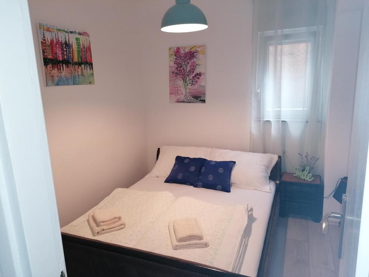 Apartmani Krijesnica 塞尼 外观 照片