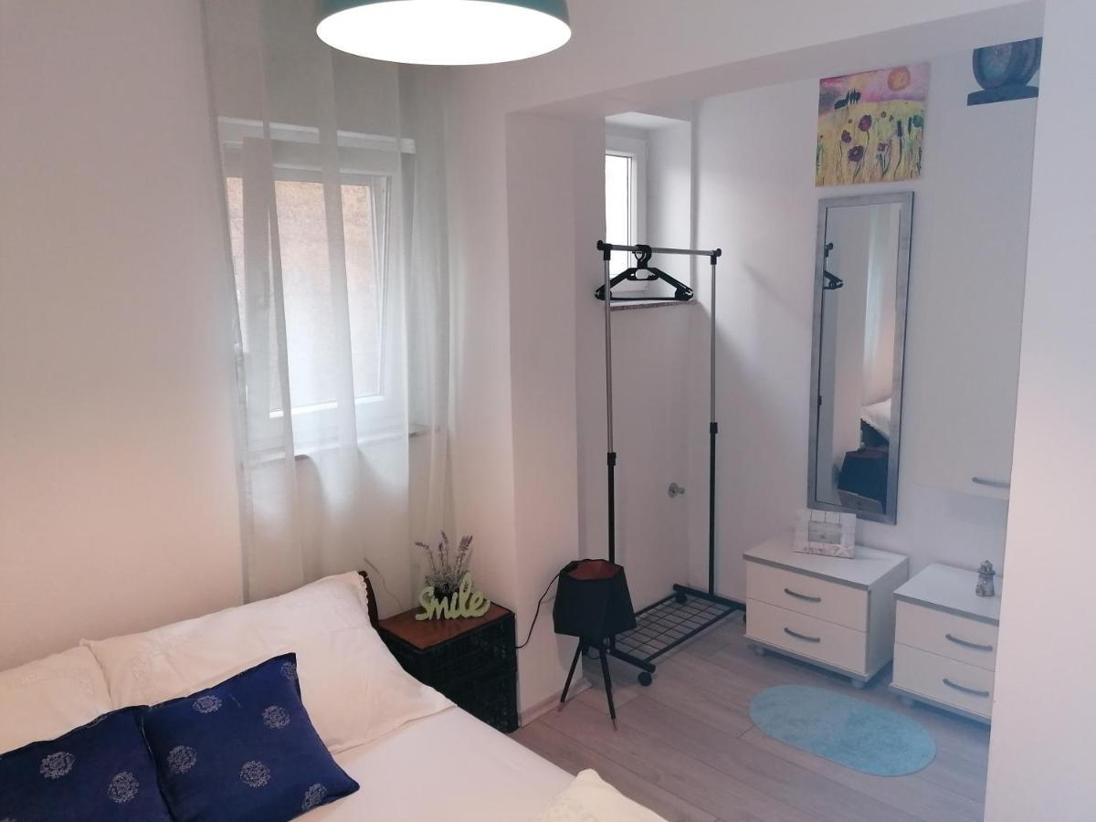 Apartmani Krijesnica 塞尼 外观 照片