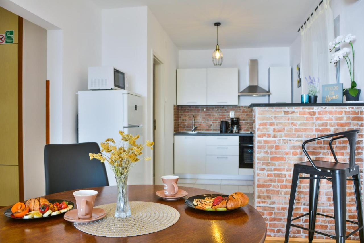 Apartmani Krijesnica 塞尼 外观 照片
