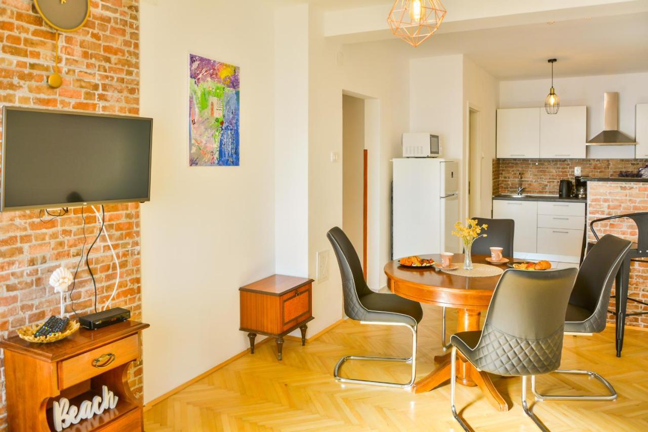 Apartmani Krijesnica 塞尼 外观 照片