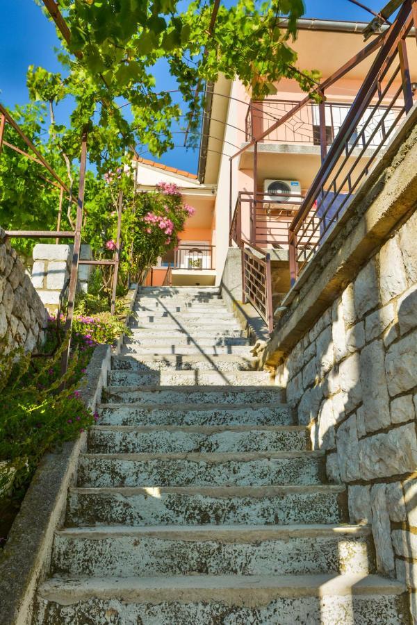 Apartmani Krijesnica 塞尼 外观 照片