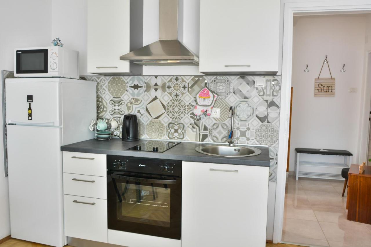 Apartmani Krijesnica 塞尼 外观 照片
