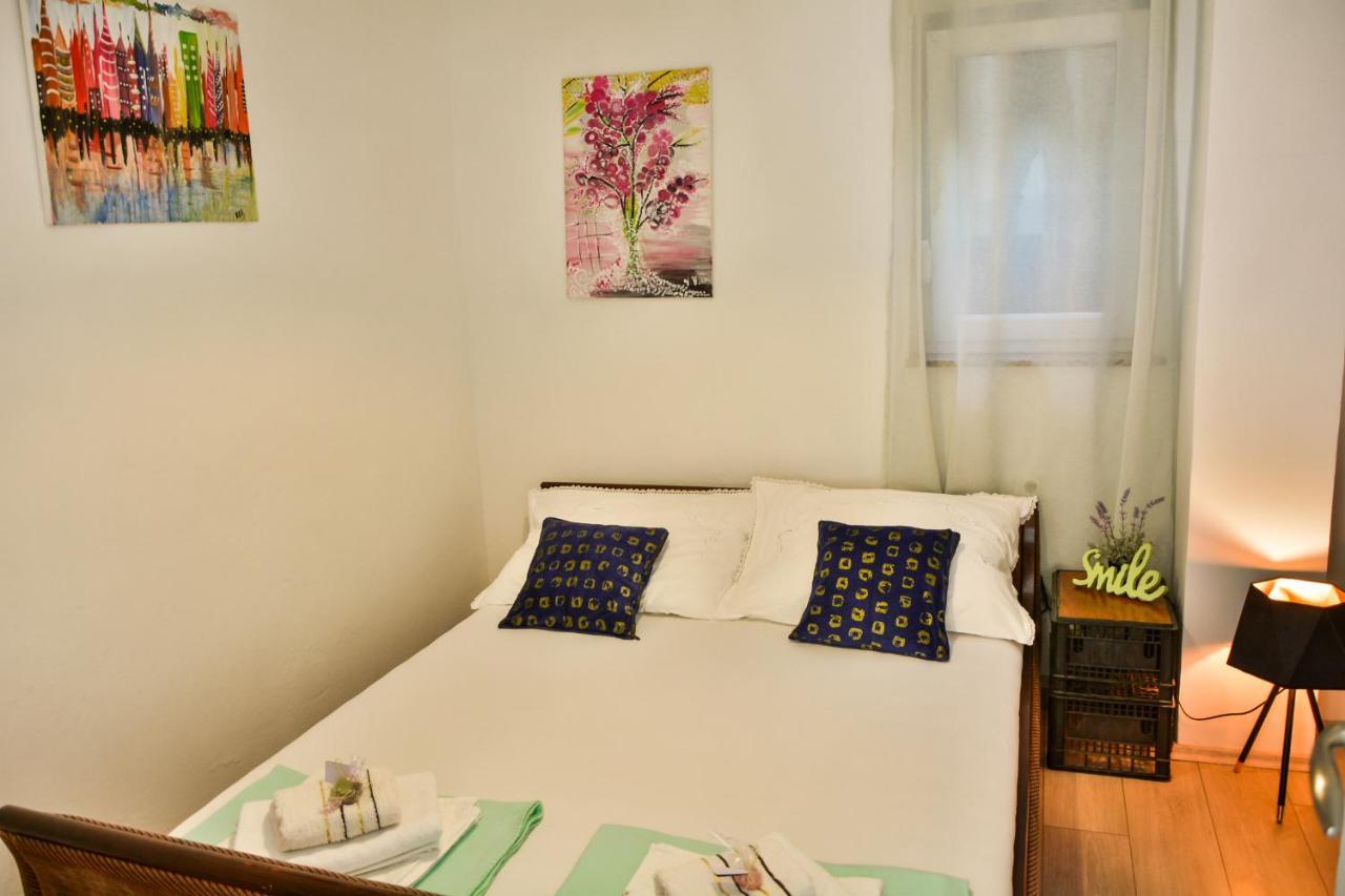 Apartmani Krijesnica 塞尼 外观 照片