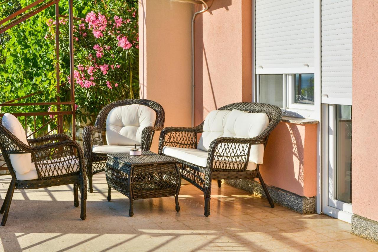 Apartmani Krijesnica 塞尼 外观 照片