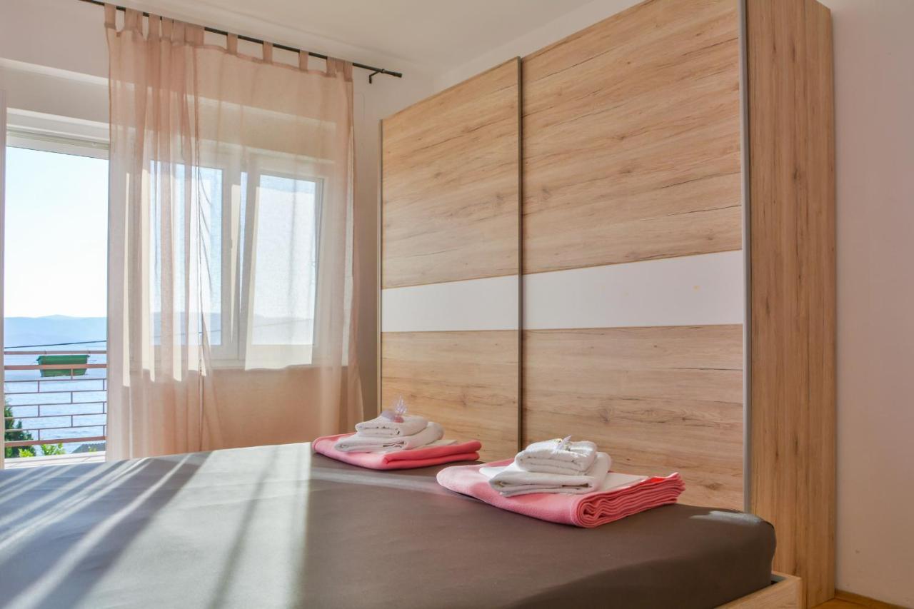 Apartmani Krijesnica 塞尼 外观 照片