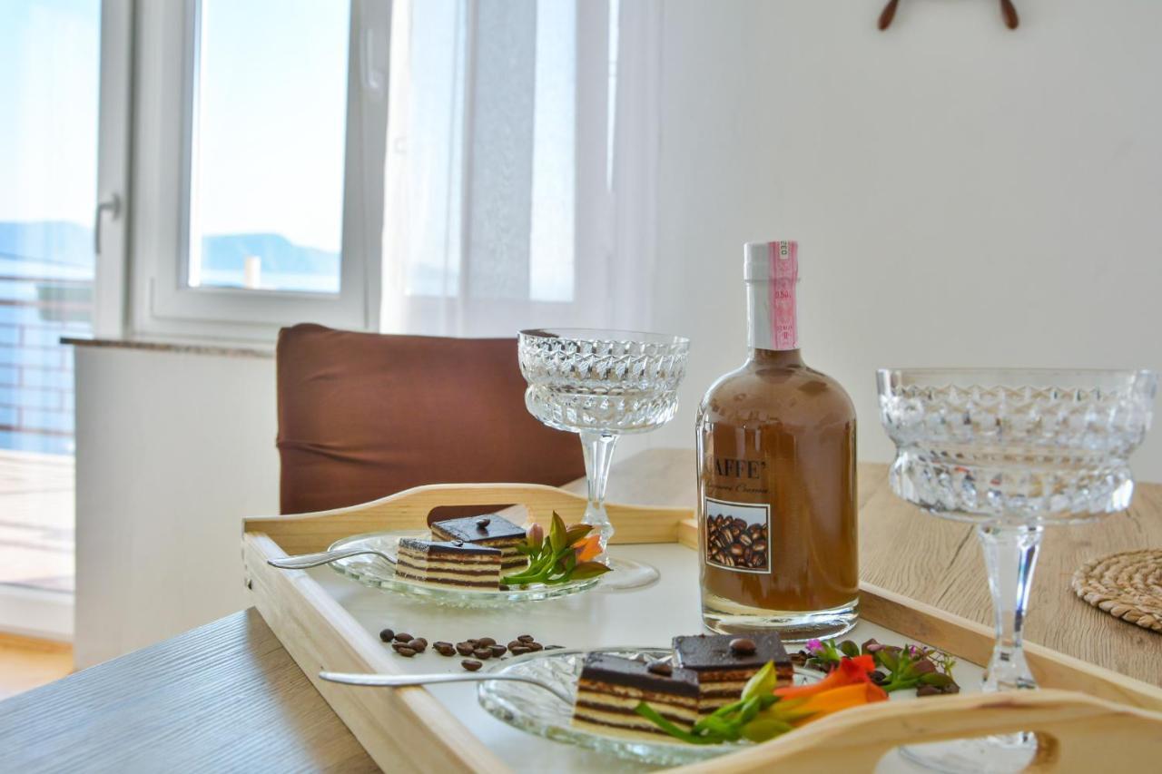 Apartmani Krijesnica 塞尼 外观 照片