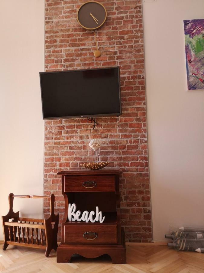Apartmani Krijesnica 塞尼 外观 照片