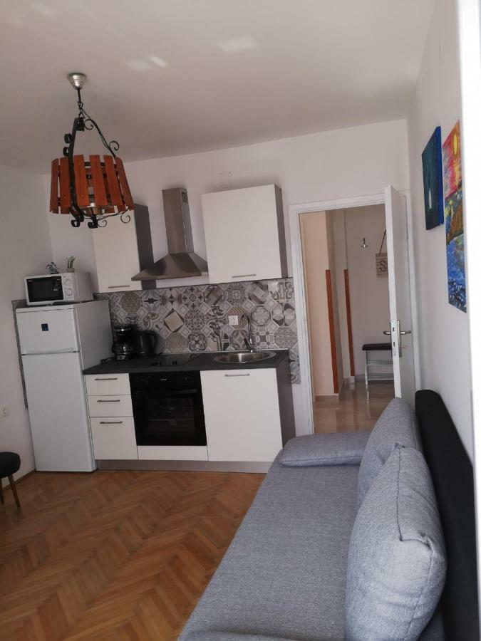 Apartmani Krijesnica 塞尼 外观 照片